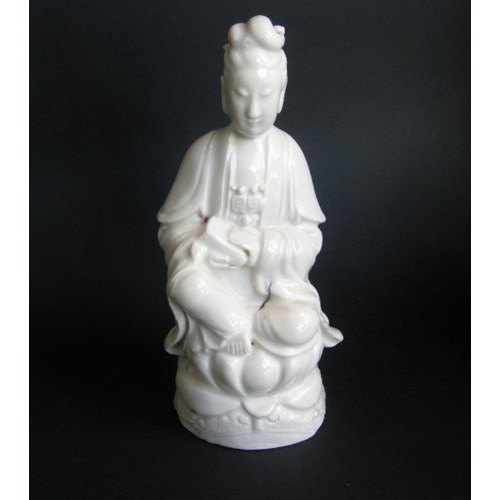 Figure of Guanyin blanc de Chine porcelain